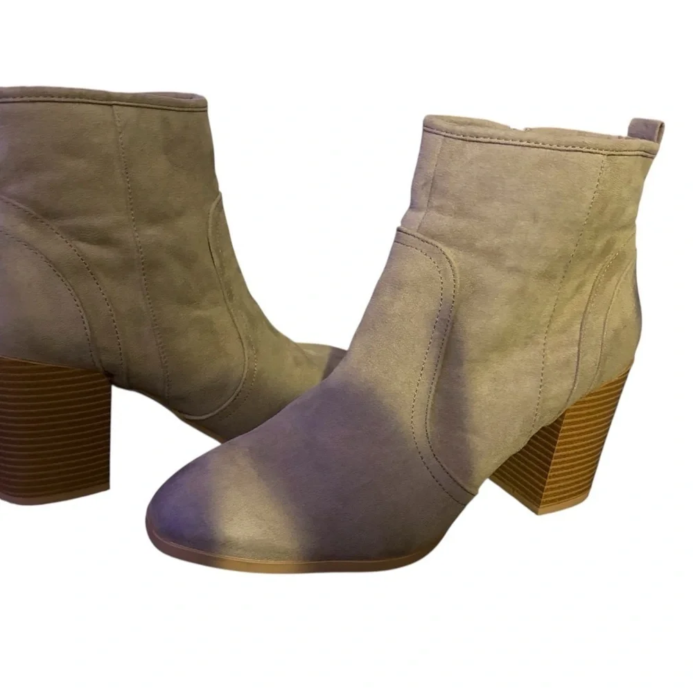 Stylish Tan Ankle Boots